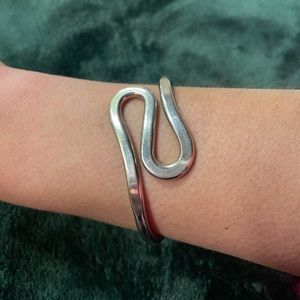 Metal cuff